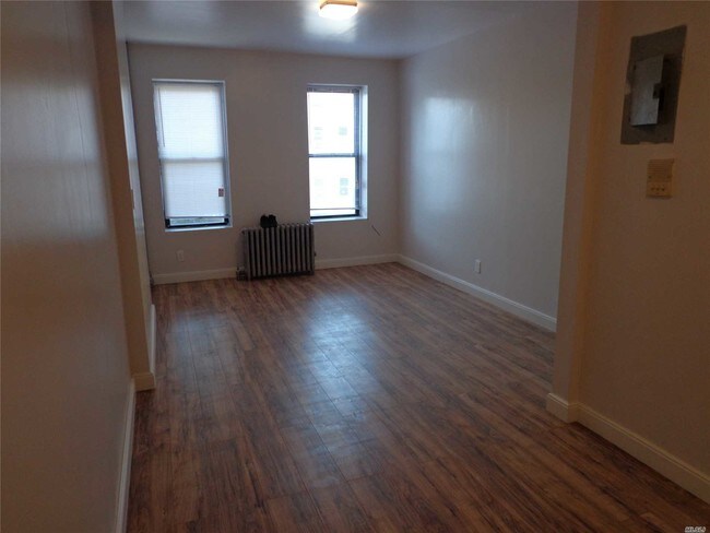 Building Photo - 637 Marcy Ave