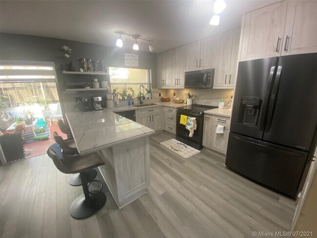 Building Photo - 1350 NW 123rd Ave   Pembroke Pines Fl 33026