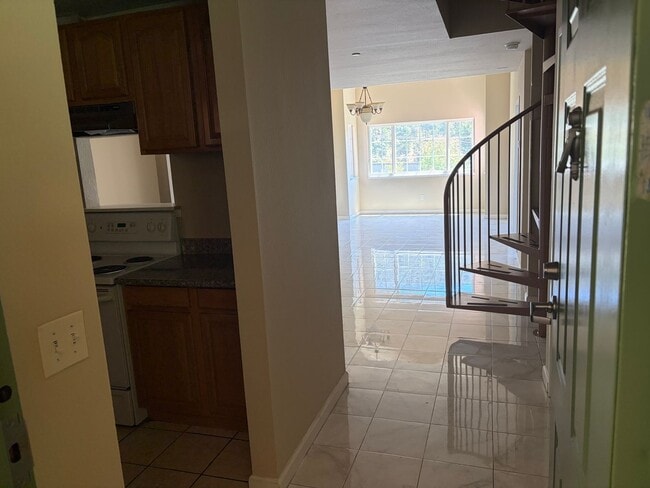 Photo - 158 Caldecott Lane Apartment