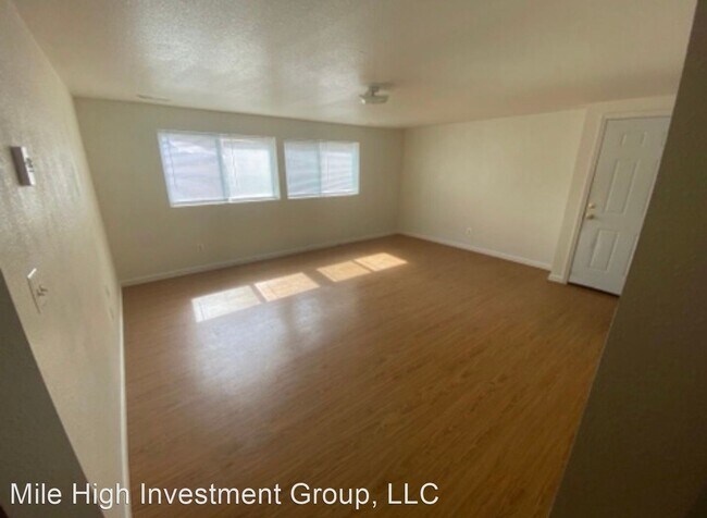 Building Photo - 724 N Maple St