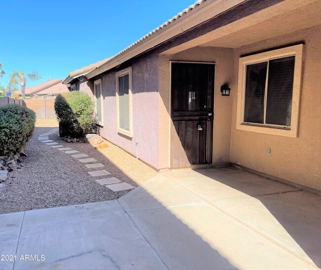 Building Photo - 8736 E Nido Cir