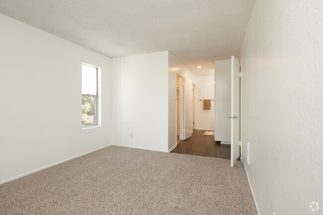 1BR, 1BA - 710SF - Bedroom/Vanity - Newport Village Apartments