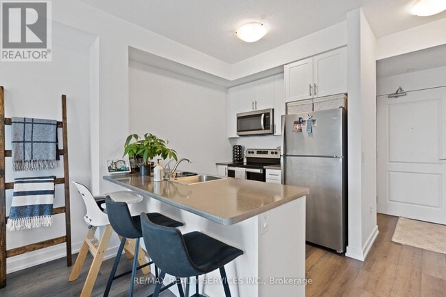 Building Photo - 5055 Greenlane