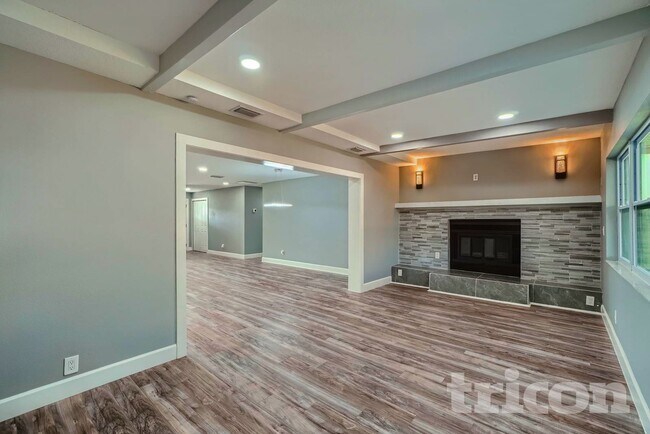 Foto del edificio - 1498 Hunt Ln