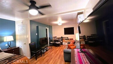 Building Photo - 583 Calle Abronia S