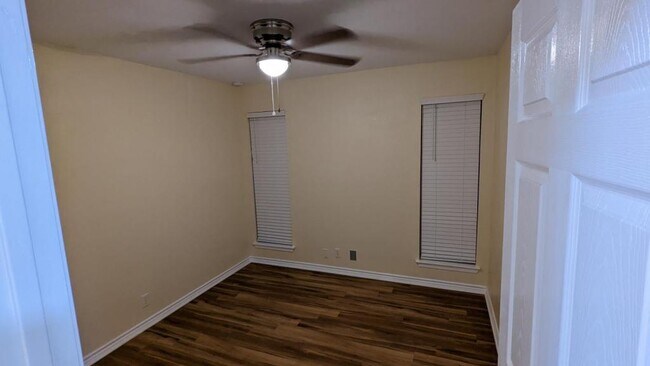 Foto del edificio - 7251 Rimwood St