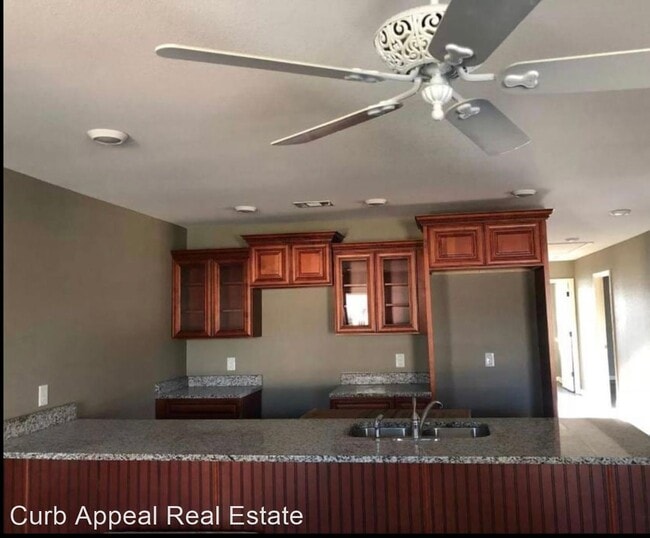 Building Photo - 3 br, 2 bath House - 813 Christy