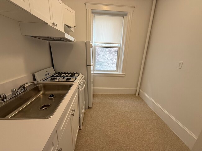 Building Photo - 116 Warren St