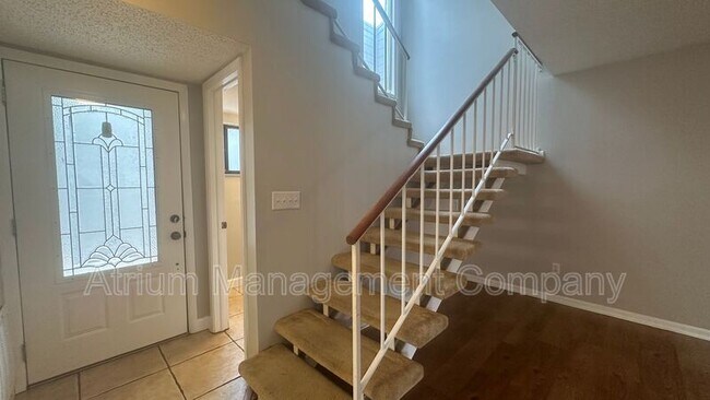 Building Photo - 1532 N Carolwood Blvd
