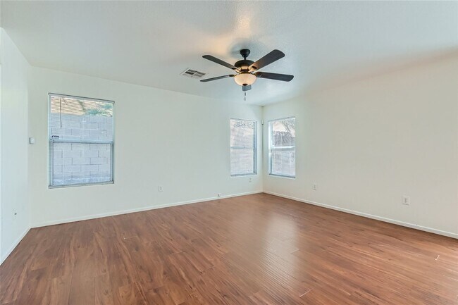 Building Photo - STYLISH Home with Fresh Updates in Gated C...