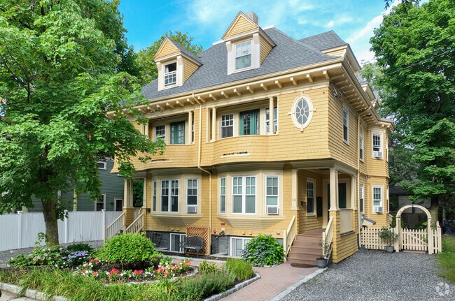 Building Photo - Cambridge Ivy Inn