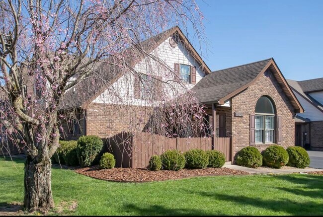 Building Photo - 19320 Country Dr