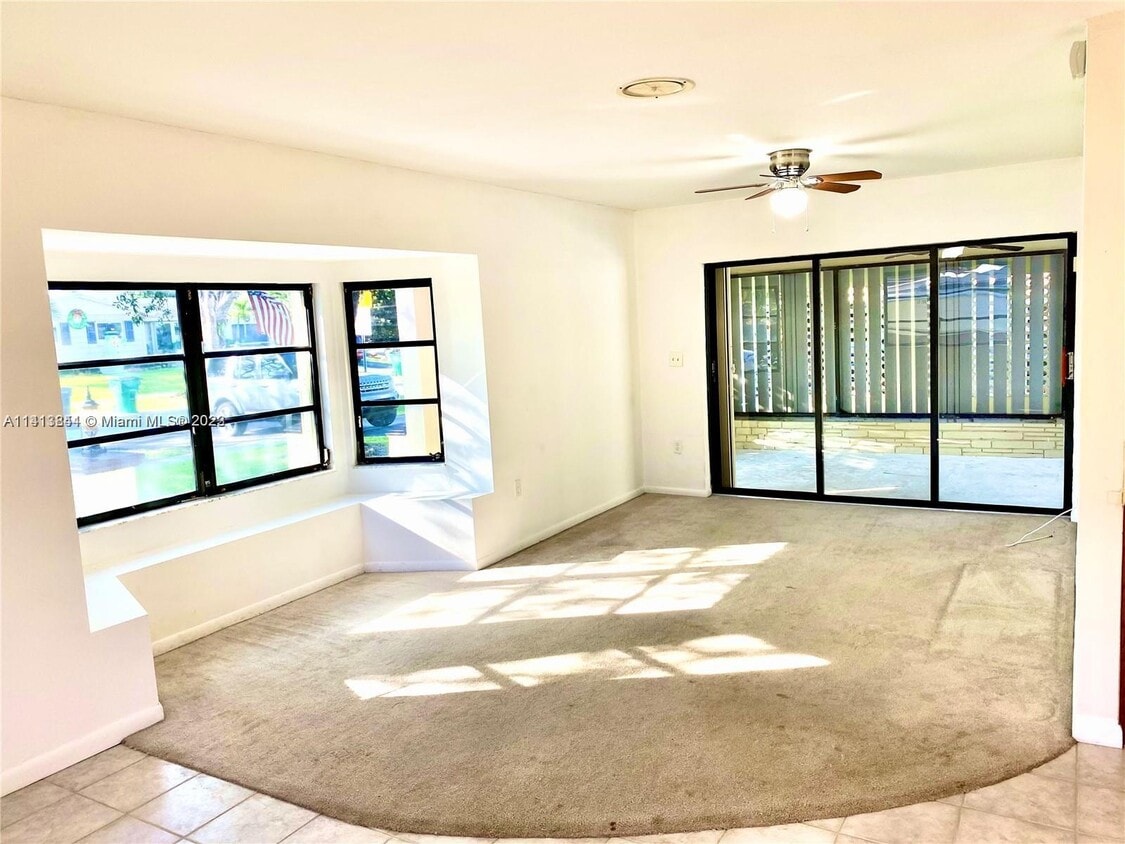 Building Photo - 8751 Ridgeland Dr