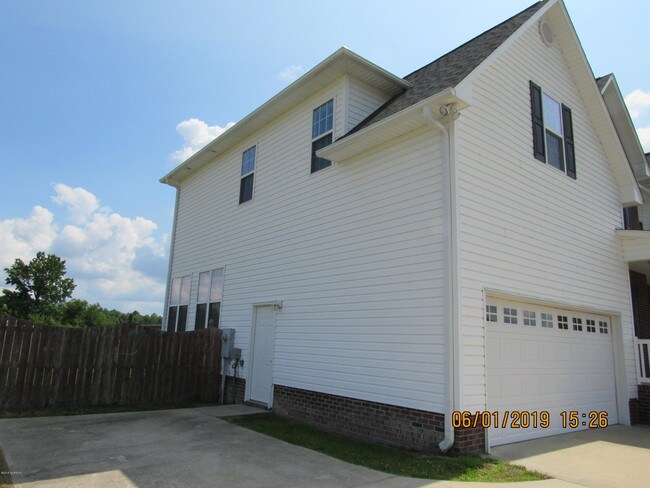 Building Photo - 116 Farmington Dr