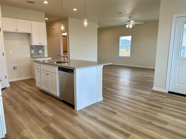 Foto del edificio - 515 War Admiral Dr