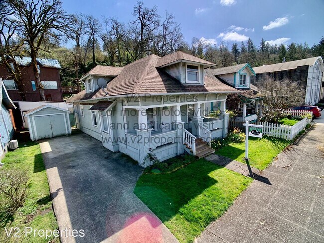 Building Photo - 2 br, 1 bath House - 112 S Center St