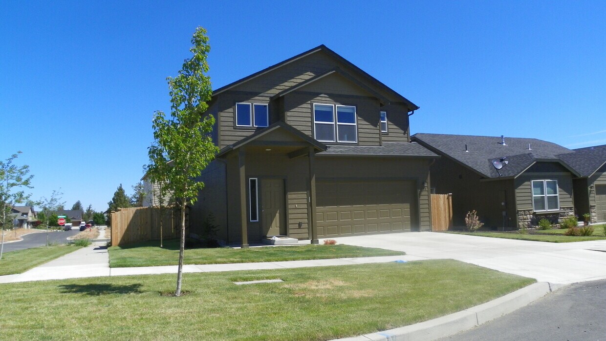 2788 NE Spring Water Pl, Bend, OR 97701 House Rental in Bend, OR