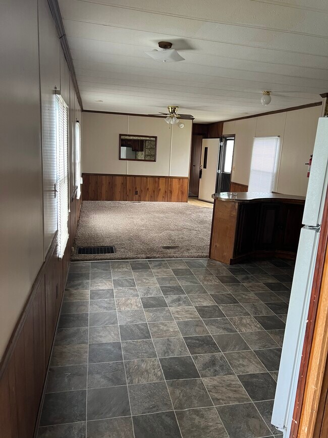 Foto del edificio - 5638 Summerwind Dr