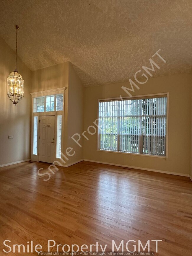 Building Photo - single house