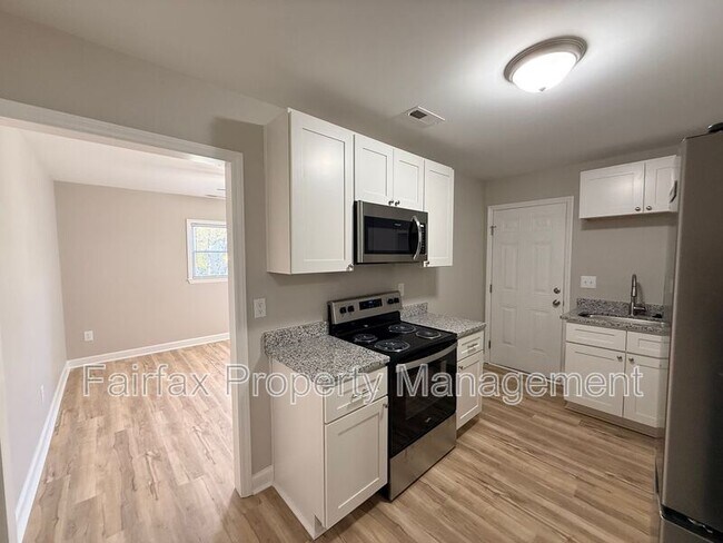 Foto del edificio - 2416 Owen St