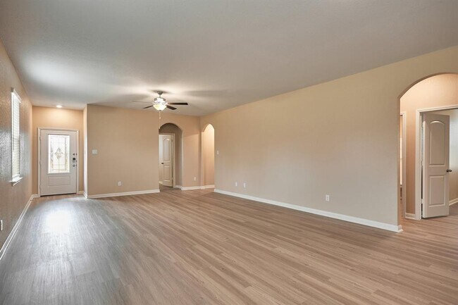 Building Photo - 22135 Lost Lantern Dr
