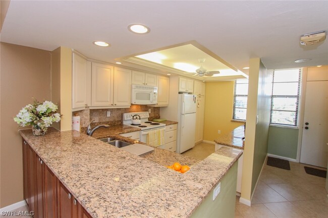 Building Photo - 260 Seaview Ct