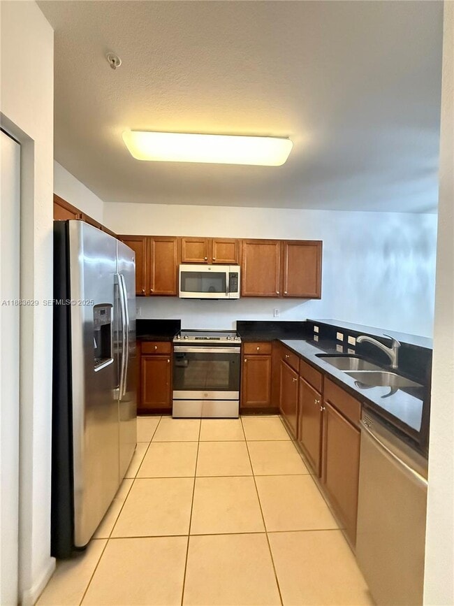 Foto del edificio - 8760 NW 97th Ave