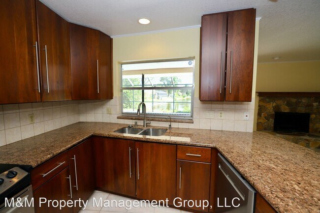 Foto del edificio - 3 br, 2 bath House - 3924 Helene Street