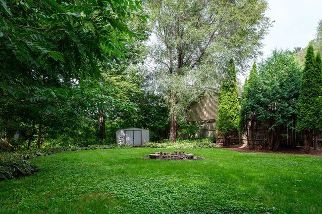 Foto del edificio - 525 8th St NW