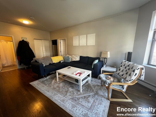 Foto del edificio - 15 Stearns Rd