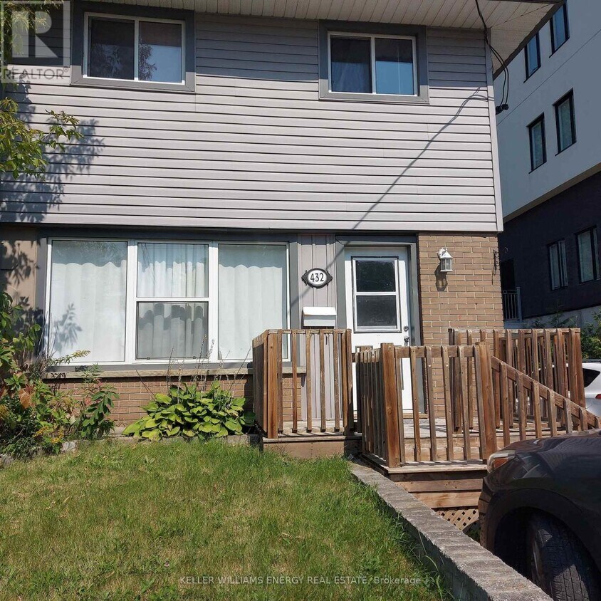 Primary Photo - 432 Bloor St E
