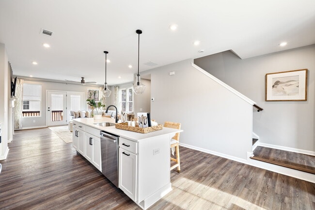 Building Photo - 801 Cameron Trl