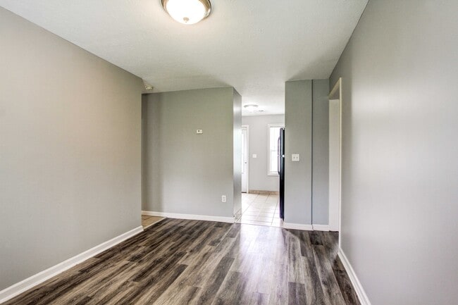 Building Photo - Lincoln Crossings Apartments