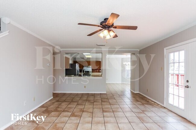 Building Photo - 322 Benetton Dr