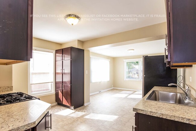 Building Photo - 4216 Prairie Ave