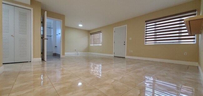 Foto del edificio - 1627 NW 18th St