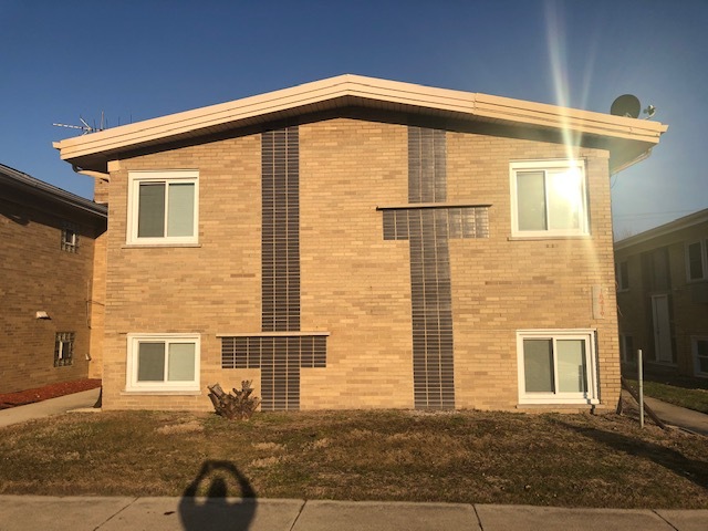 Front of building - 18419 Torrence Ave