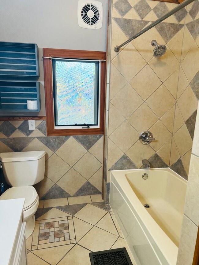 Foto del edificio - Discover Timeless Charm: Enchanting Historic Home in a Picturesque Small Town