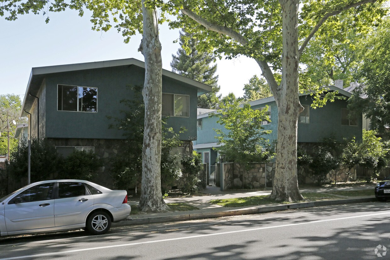 Building Photo - 2419-2421 F St