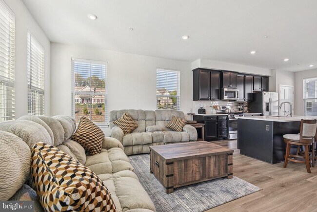 Foto del edificio - 133 Woodgate Cir