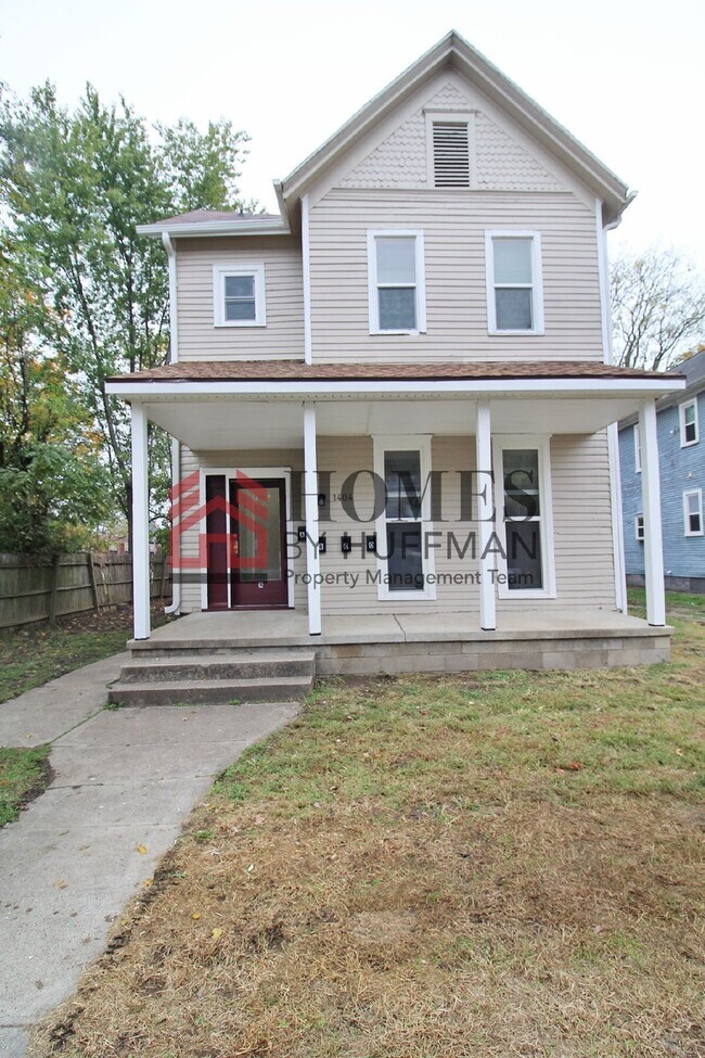 Building Photo - One Bedroom Apartment | Upstairs | Move In...