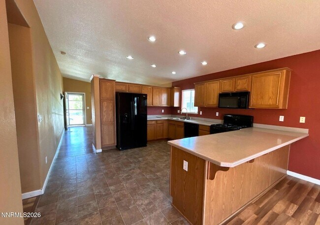 Foto del edificio - 17630 White Tail Ct