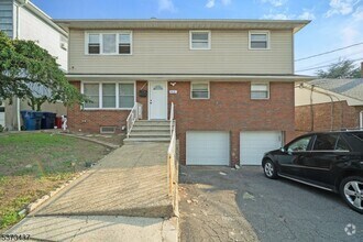 Building Photo - 413 Essex St