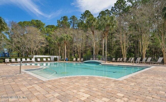 Foto del edificio - 12301 Kernan Forest Blvd