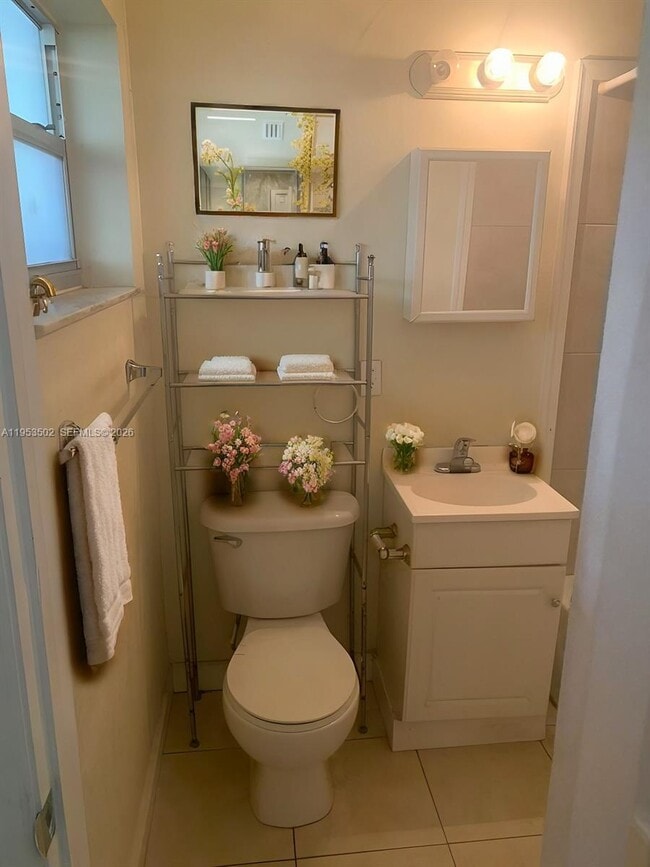 Building Photo - 1309 NE 16th Terrace