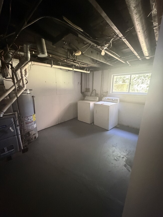 Building Photo - 16 Kaine Dr