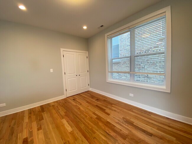 Building Photo - 2355 W 18th Pl