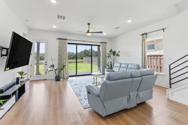 Foto del edificio - 125 Plainsman Ln