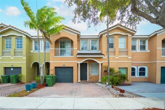 Building Photo - 2532 SE 15th Ct