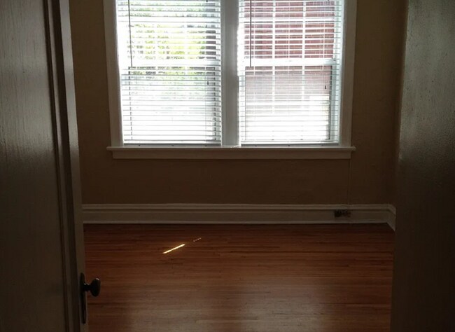 Foto del edificio - 7551 Byron Pl